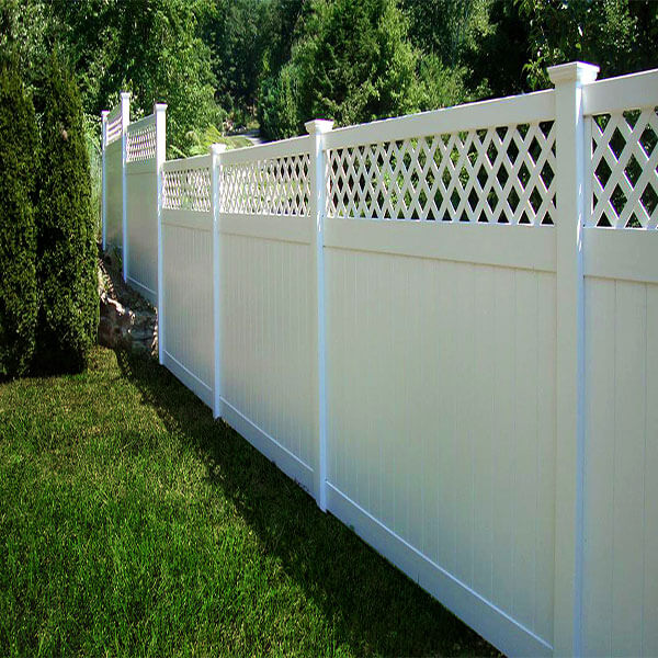 PVC Privacy Fence With Lattice